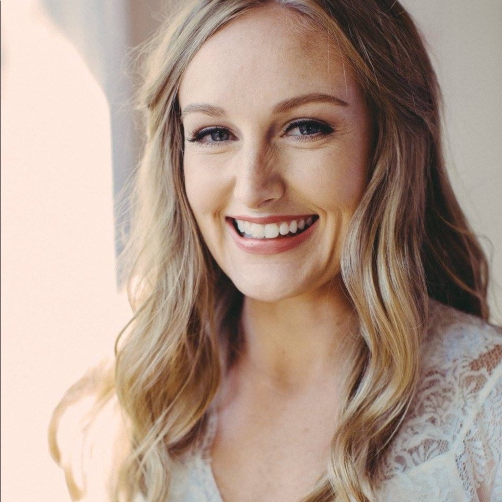 Meet your Posher, Lara